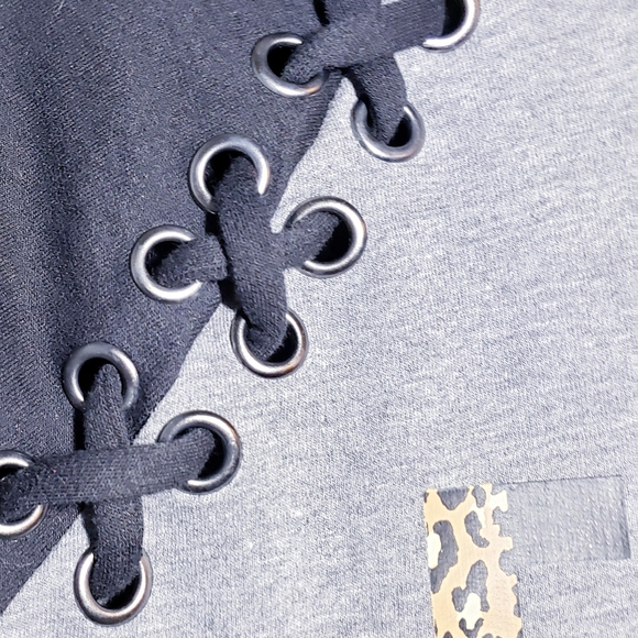 Gray & Black Faith Sweatshirt SZ M - Picture 4 of 11